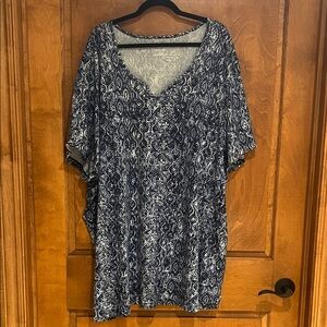 Catherines’ Blue and White Patterned Top